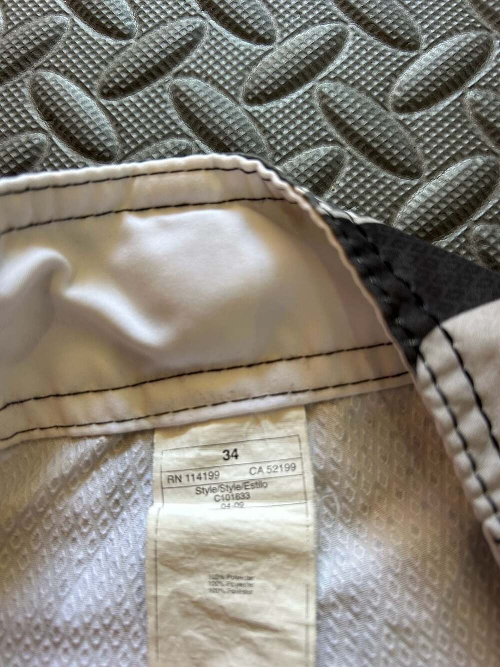 Quiksilver Geometric All-Over Print Boardshorts Size 34 - Picture 4 of 4